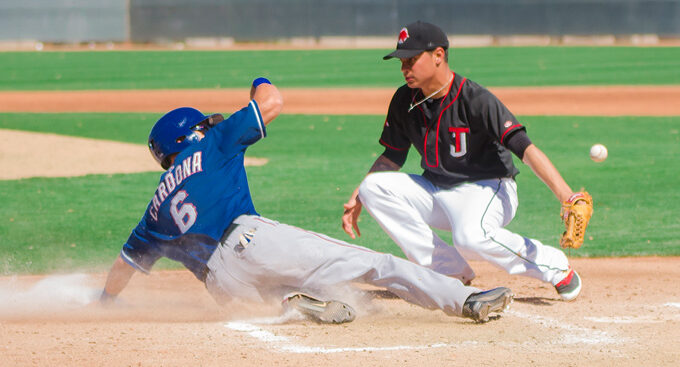 Texas vence a Toros en Surprise, Arizona