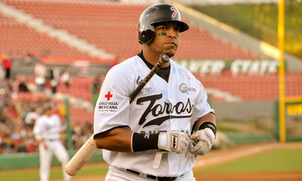 Frenan Vaqueros a Toros; serie empatada