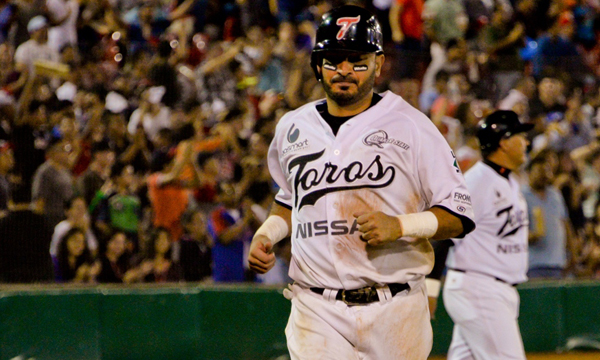 Falla escoba a Toros, pero aseguran juego extra