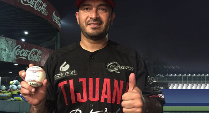 Óscar Robles alcanza 1,500 hits en LMB