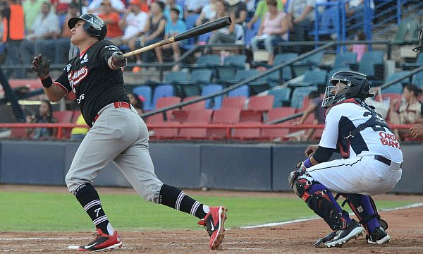 Arturo Rodríguez comanda victoria de Toros