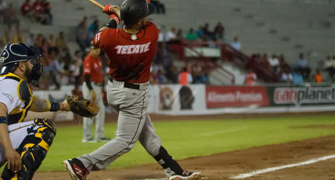 Superan Toros a Rieleros en duelo de bateo