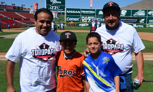 Festejan a papá en Estadio Gasmart