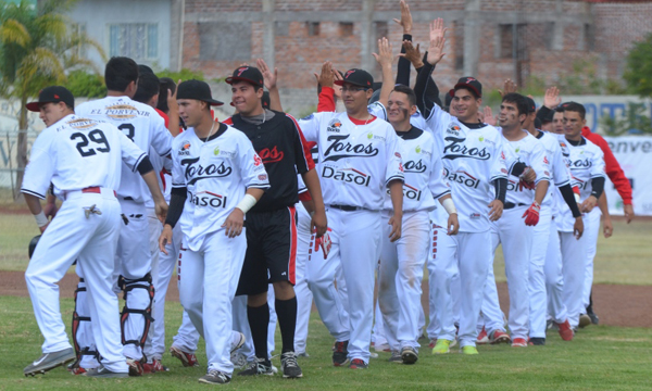 Toros de Moroleón avanzan a playoffs