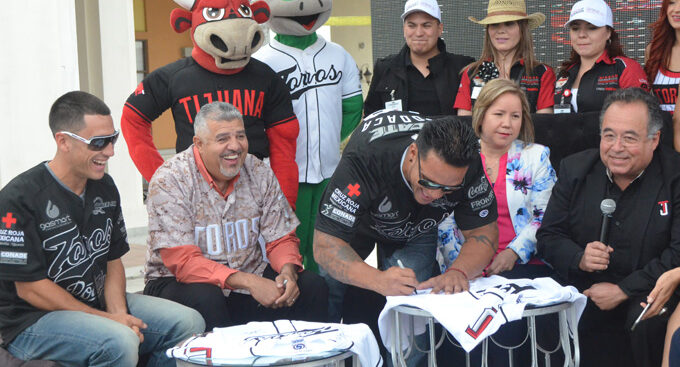 Firman Toros convenio con Nissan