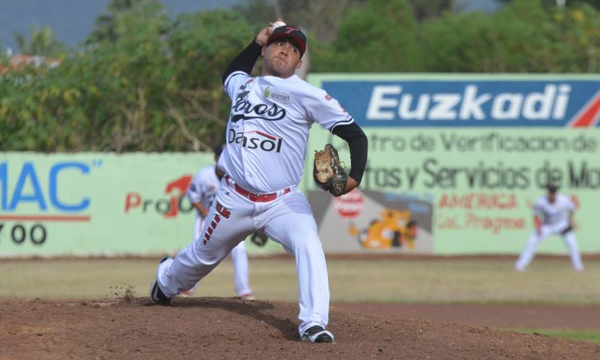 Toros de Moroleón quita invicto a Diablos Rojos