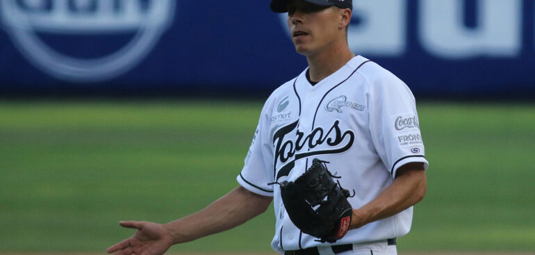 Jason Urquídez busca convertirse en el mejor taponero de Toros de Tijuana