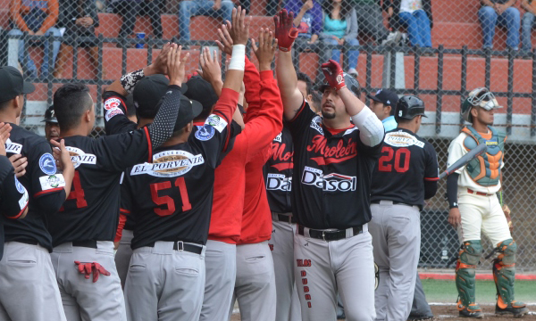 Debut triunfal de Toros en Liga Invernal Mexicana