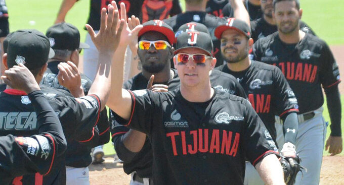 Ganan Toros serie en Puebla y emparejan marca