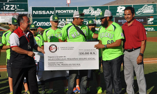 Apoyan Toros a equipo rumbo a Williamsport