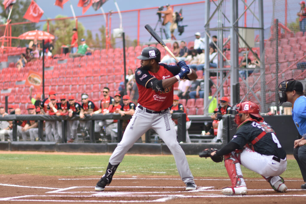 Franchy Cordero conecto cuadrangular por el central.